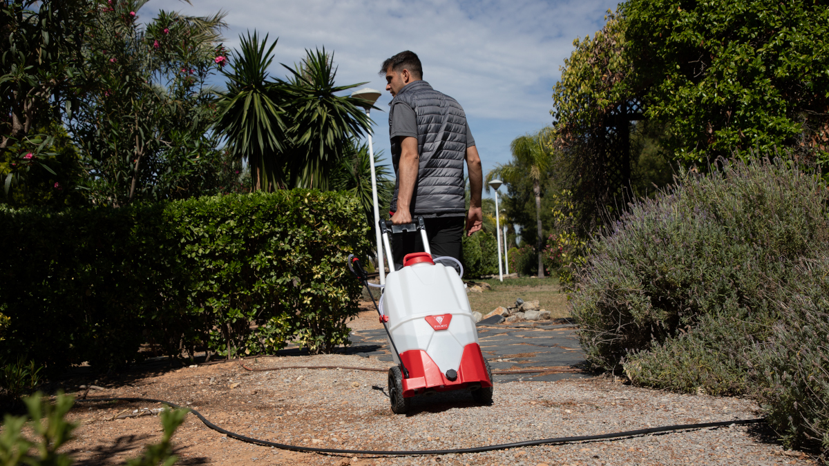 Electric Sprayers for Professional Agriculture: Avoid These 3 Common Mistakes